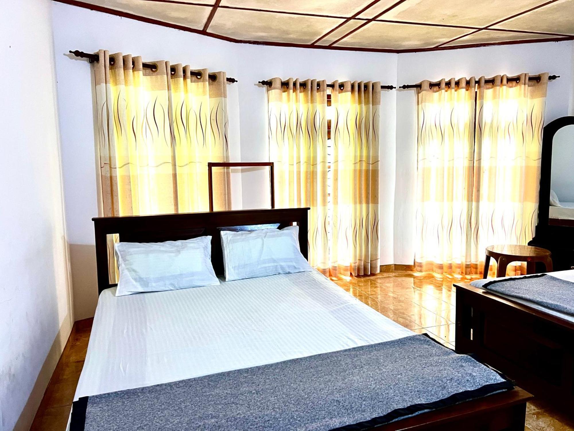 Pineview Lodge Элла Экстерьер фото