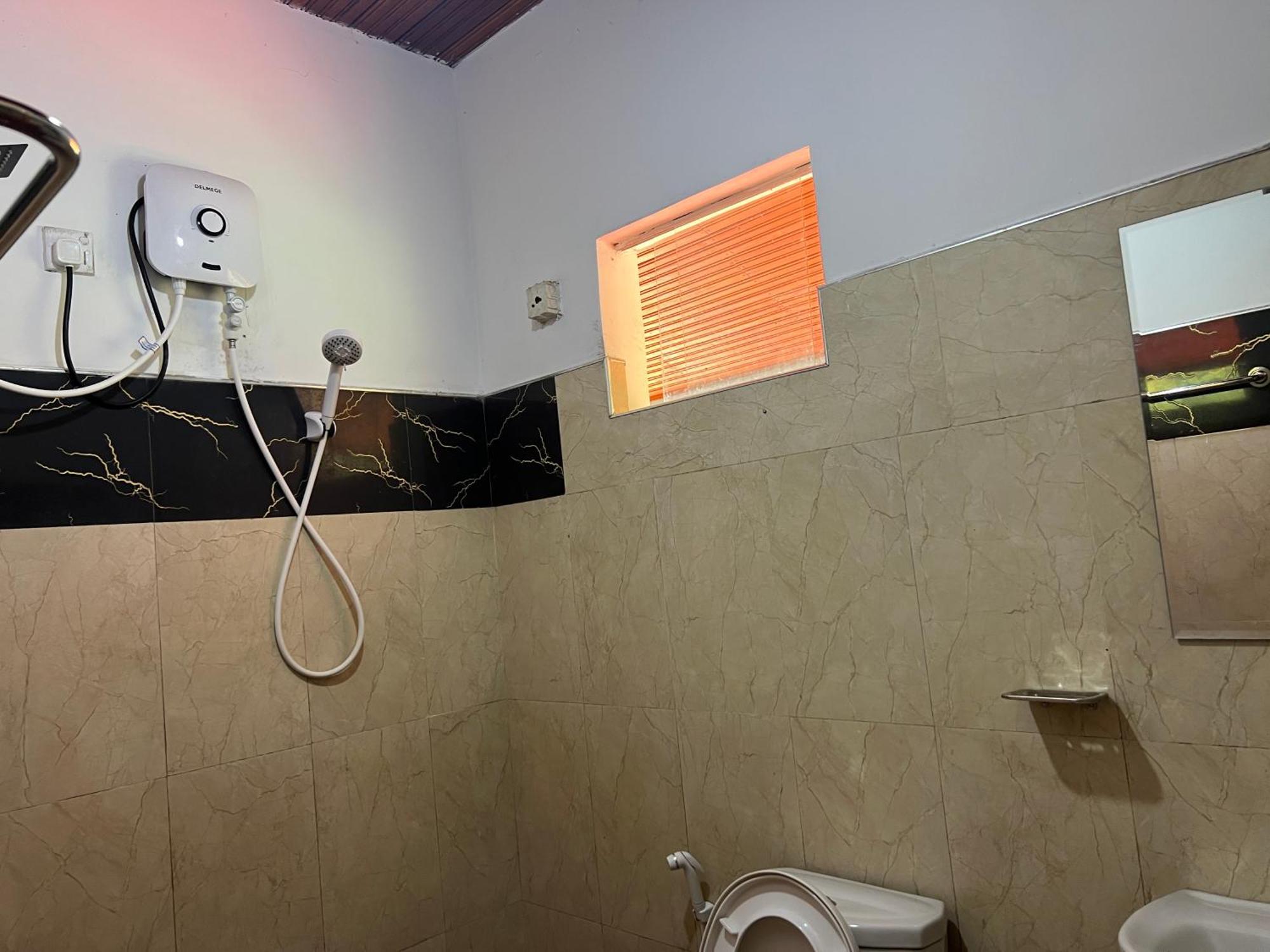 Pineview Lodge Элла Экстерьер фото